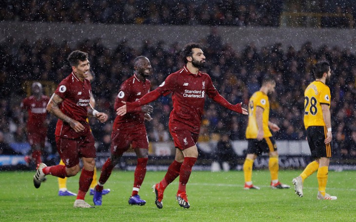 Salah tỏa sáng, Liverpool giữ vững đỉnh bảng