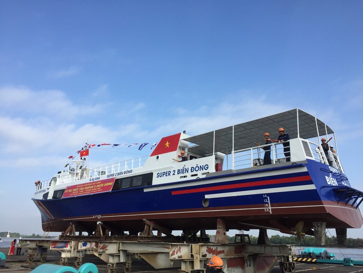 Tàu khách 1,2 triệu USD bắt đầu phục vụ khách ra đảo Lý Sơn - Ảnh 3. Tàu khách 1,2 triệu USD bắt đầu phục vụ khách ra đảo Lý Sơn - Ảnh 3.