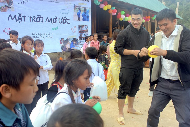 Mùa giáng sinh ý nghĩa cùng trẻ em vùng cao - Ảnh 1.