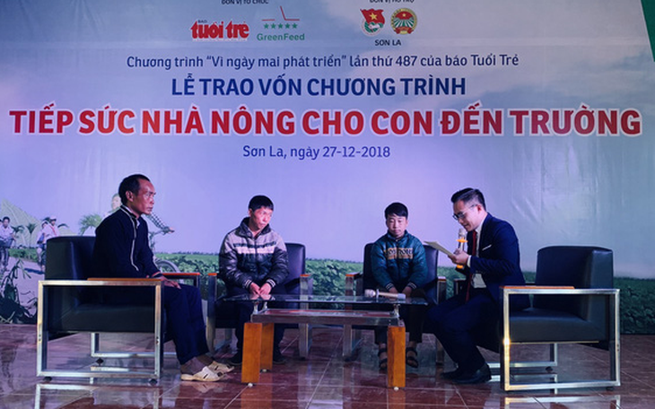 Trao vốn Tiếp sức nhà nông cho con đến trường tại Sơn La - Ảnh 2.