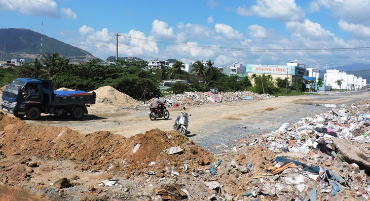 Tạm đình chỉ nhiệm vụ đại biểu HĐND TP Nha Trang với ông Lê Huy Toàn - Ảnh 1.