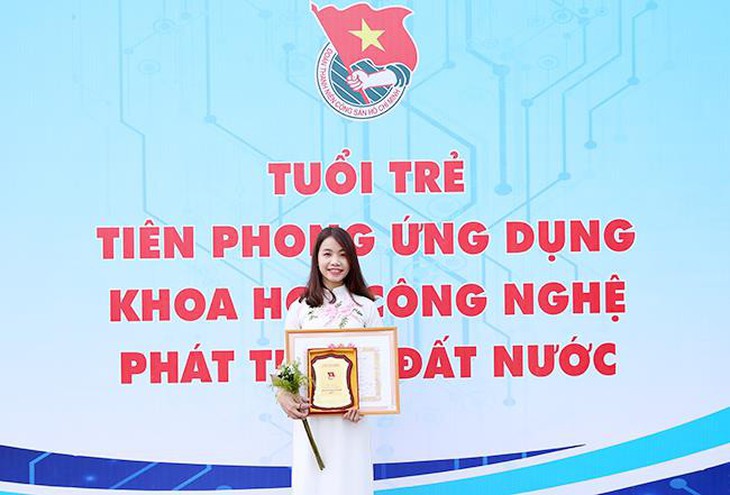 Nữ sinh Duy Tân được giải tiêu biểu toàn quốc lĩnh vực khoa học công nghệ 2018 - Ảnh 1.