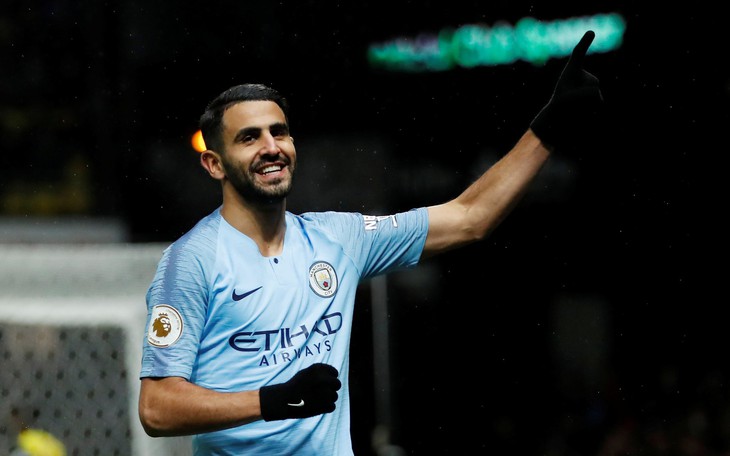 Mahrez tỏa sáng, M.C thẳng tiến trên ngôi đầu