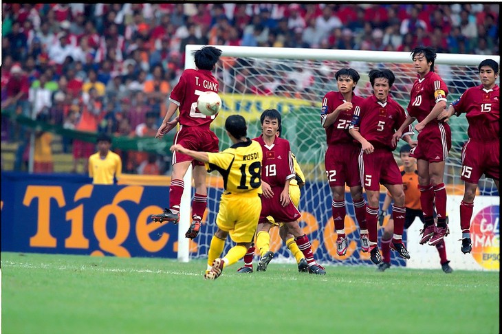 Bốn cuộc đối đầu kinh điển giữa Việt Nam và Malaysia ở AFF Cup - Ảnh 1.