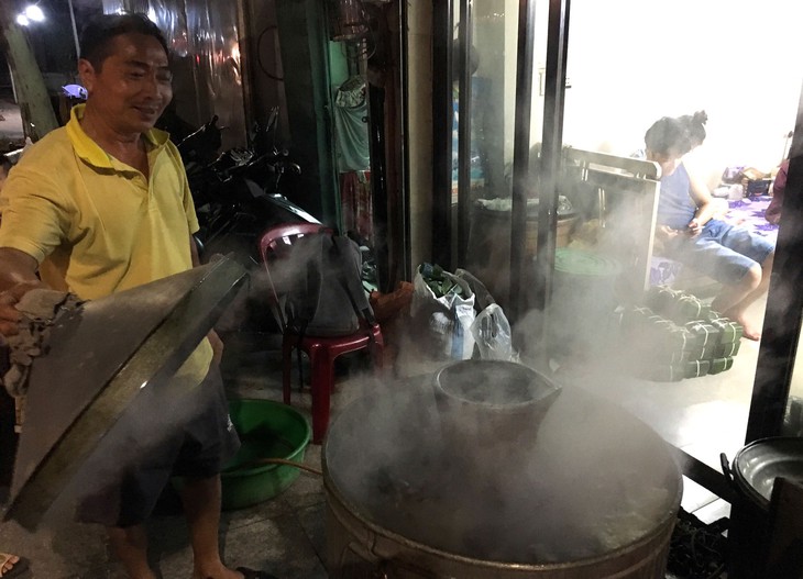 Câu chuyện quanh nồi bánh chưng cuối năm - Ảnh 1. Câu chuyện quanh nồi bánh chưng cuối năm - Ảnh 1.
