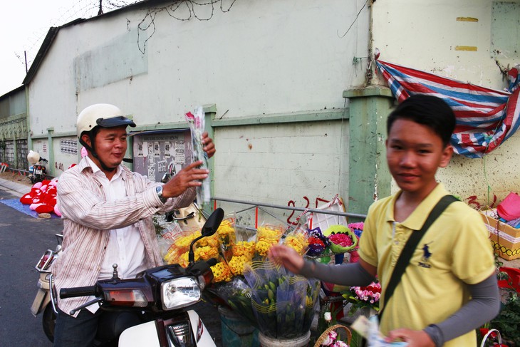 Valentine trong ngày cận tết - Ảnh 2.