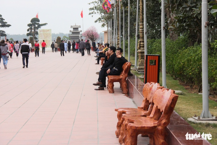 Bạch Đằng Giang hút khách vì không: thu phí, rác, kinh doanh - Ảnh 8.