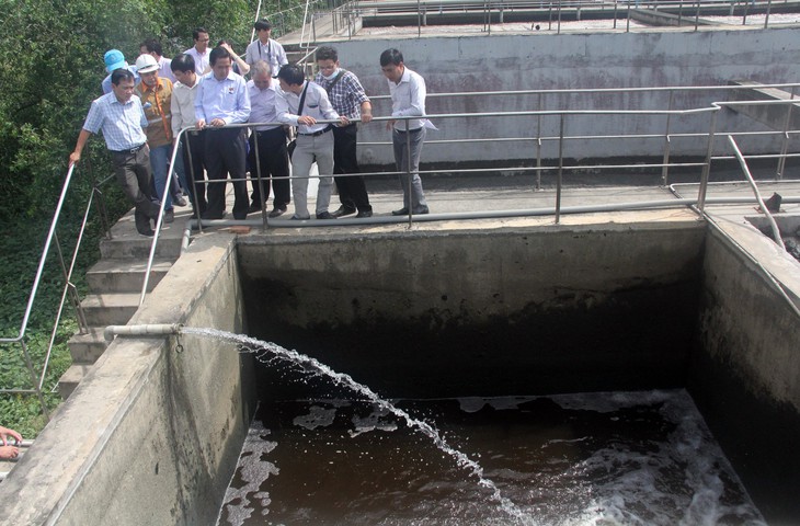 TP.HCM tăng phí bảo vệ môi trường, thu 60 tỉ đồng mỗi năm - Ảnh 1.