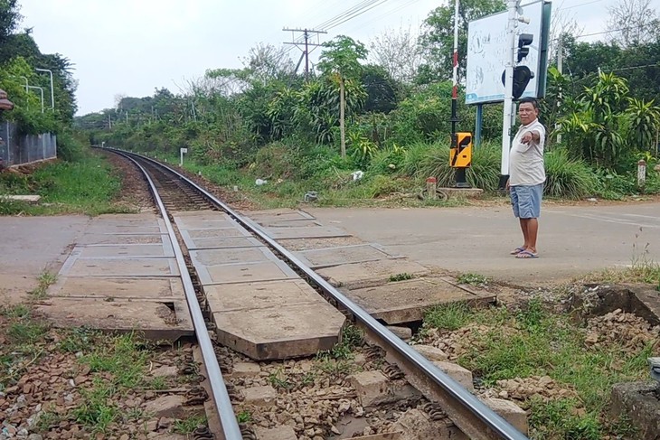 Lái tàu SE25 thừa nhận vượt đèn đỏ khiến hai tàu suýt tông nhau - Ảnh 1.