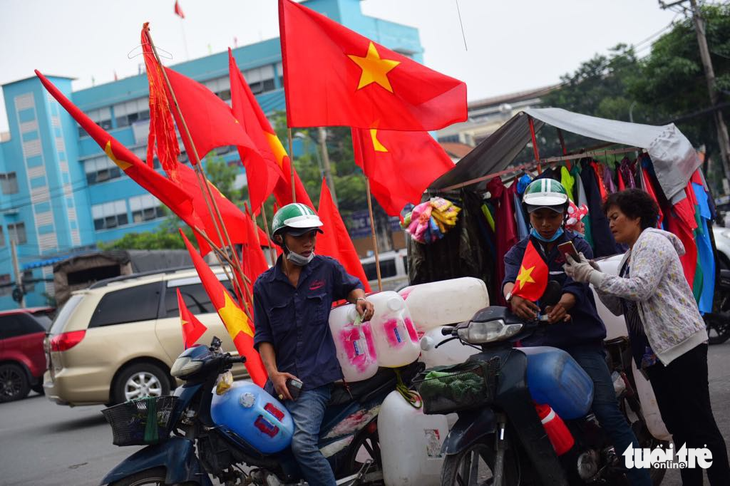 Người hâm mộ cuồng nhiệt cùng U23 Việt Nam trong trận bán kết lịch sử - Ảnh 13.