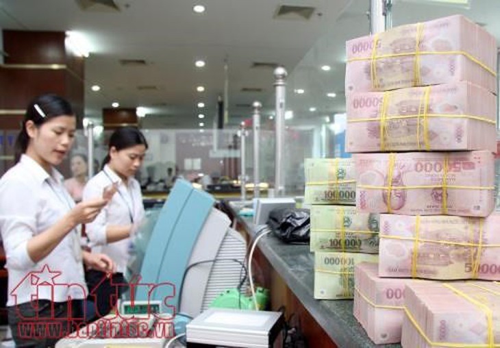 Không nên ủy quyền toàn bộ tiền gửi cho cán bộ ngân hàng - Ảnh 1. Không nên ủy quyền toàn bộ tiền gửi cho cán bộ ngân hàng - Ảnh 1.