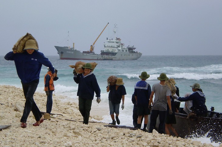 30 năm ngày 14-3: Lao tàu lên đảo Đá Lớn - Ảnh 3.