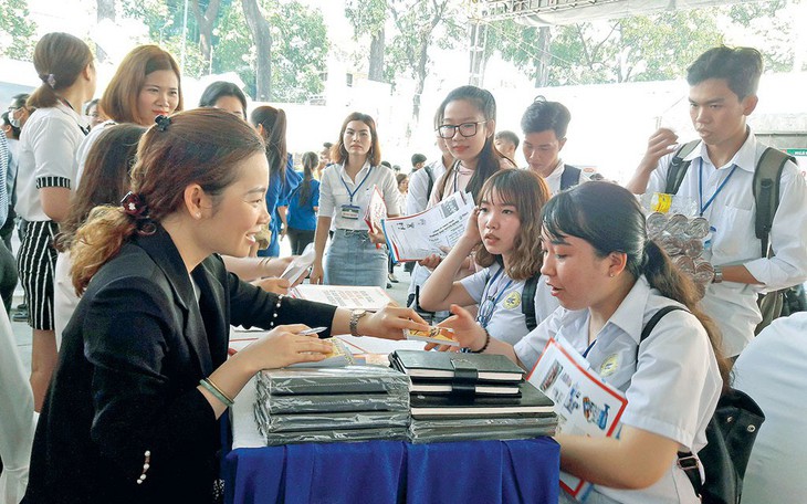 Bị đuổi việc vì trộm tiền, nữ giúp việc dùng 'quái chiêu' lừa gần 36 tỉ đồng của gia chủ  - Ảnh 1.