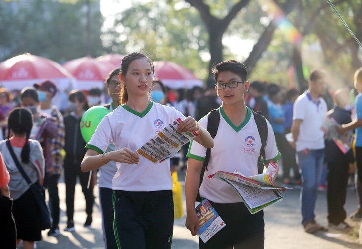 Học trường tư dễ có việc làm hơn trường công? - Ảnh 5.