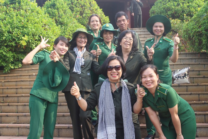 Dâng hương tưởng niệm các liệt sĩ TNXP - Ảnh 7. Dâng hương tưởng niệm các liệt sĩ TNXP - Ảnh 7.