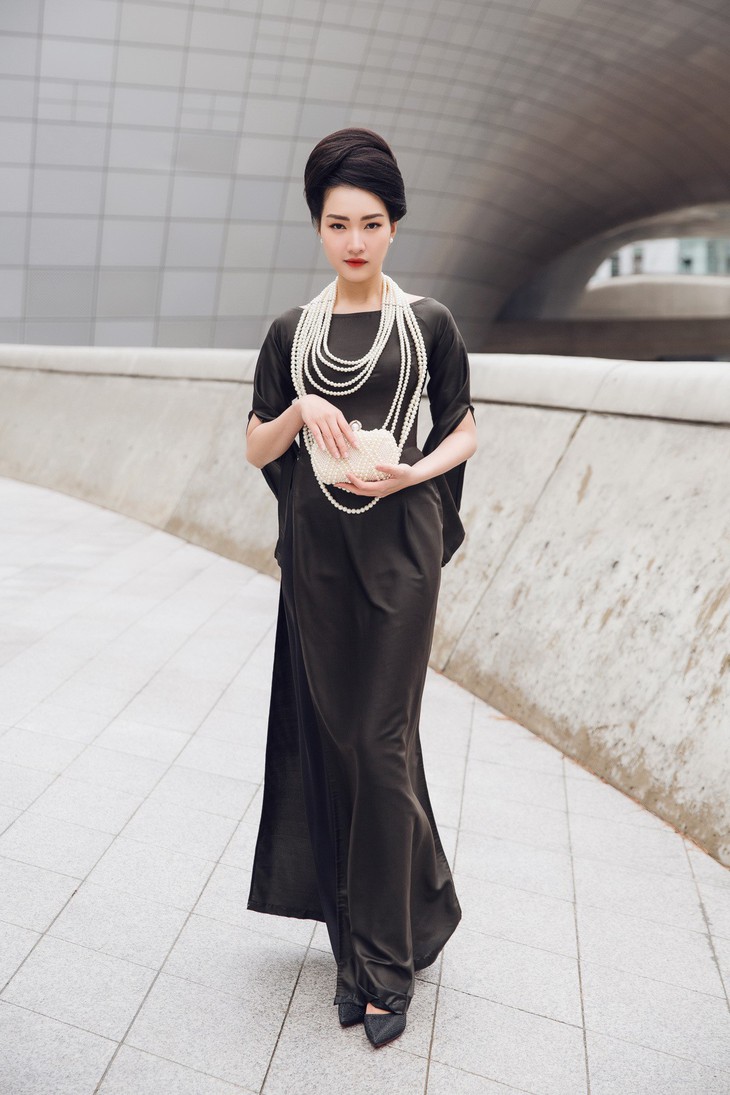 Nàng thơ xứ Huế tỏa sáng cùng áo dài ở Seoul Fashion Week - Ảnh 4.