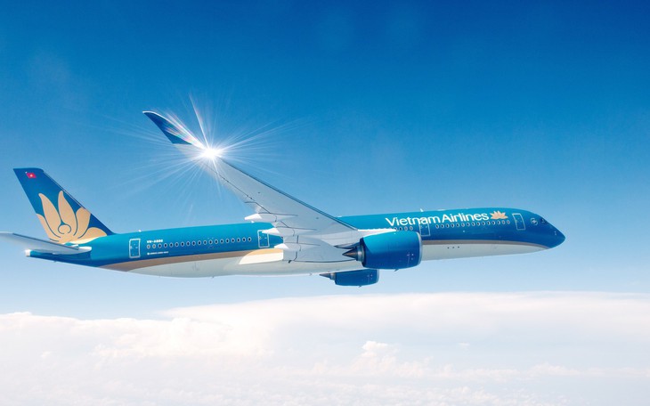 Máy bay Vietnam Airlines hạ cánh khẩn vì hành khách chảy máu ngực