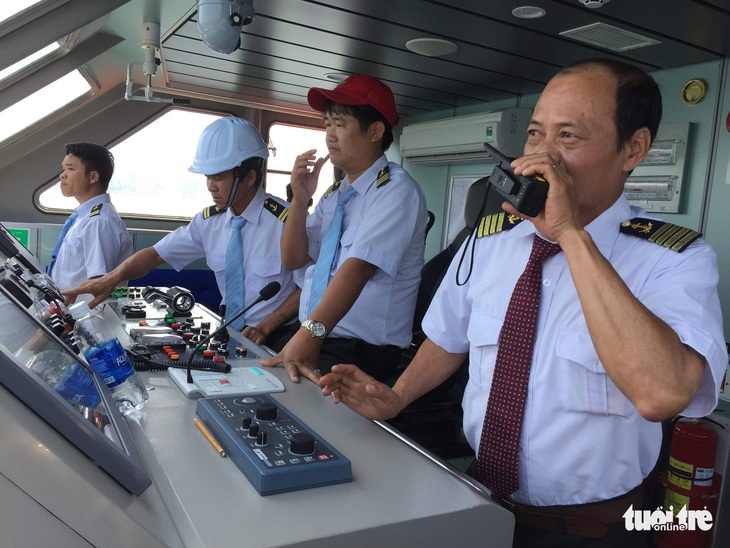 Binh sĩ tàu sân bay Mỹ vào bờ Đà Nẵng bằng cách nào? - Ảnh 4.