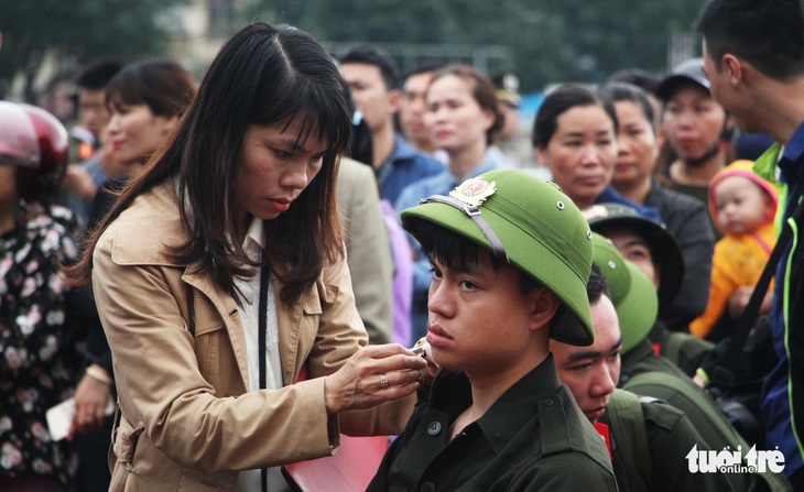 Thanh niên Nghệ An ngày nhập ngũ quyết ‘vượt nắng, thắng mưa’ - Ảnh 2.