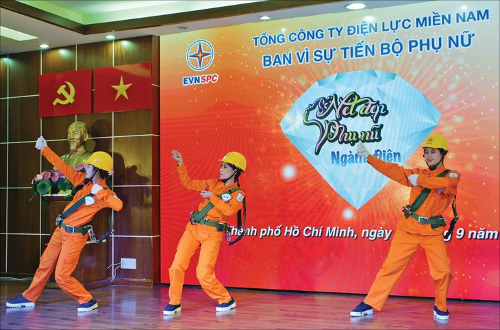 Phát huy vai trò nữ giới - Ảnh 1. Phát huy vai trò nữ giới - Ảnh 1.