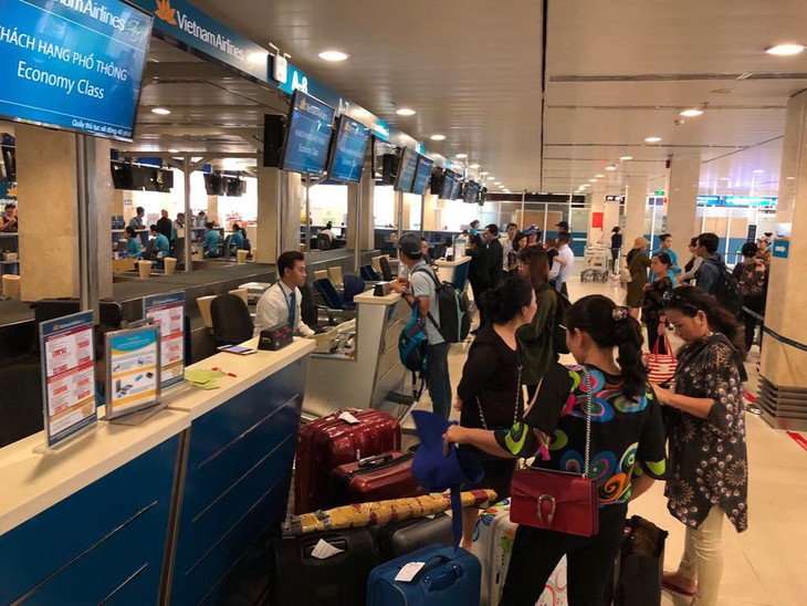 Vietnam Airlines bán vé máy bay đến sân bay Vân Đồn - Ảnh 1.