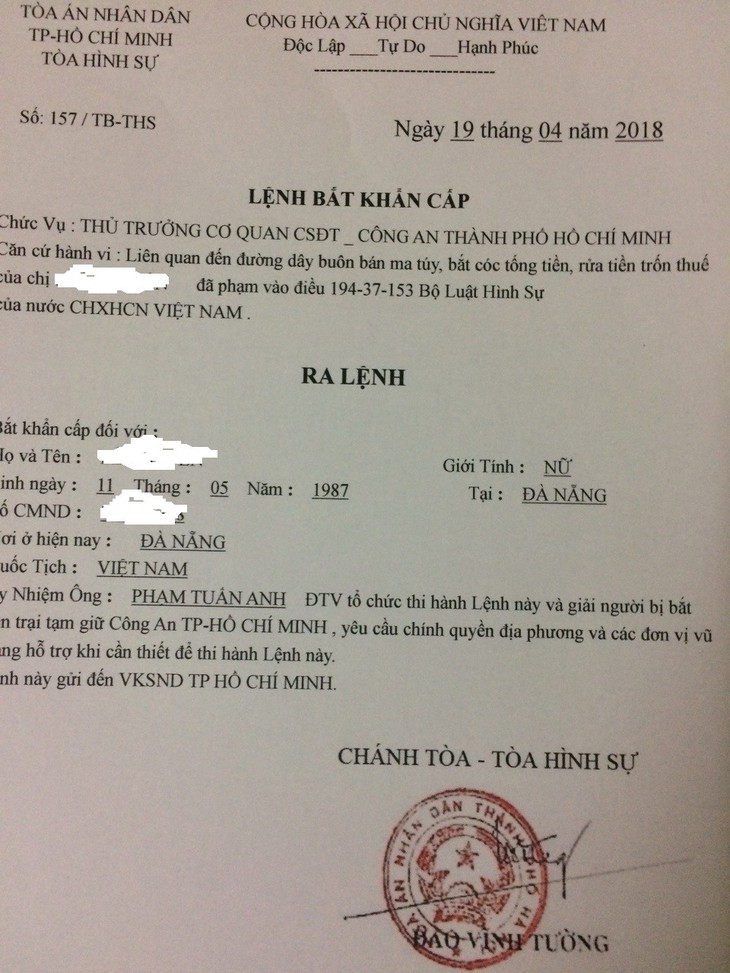 Nghe lời tòa án, công an giả mạo qua điện thoại, mất 1 tỉ đồng - Ảnh 1.