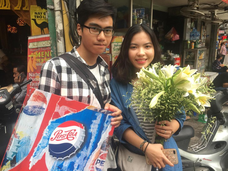 “Lật tung” cả Hà Nội vì hộp quà chất Pepsi - Ảnh 3. “Lật tung” cả Hà Nội vì hộp quà chất Pepsi - Ảnh 3.
