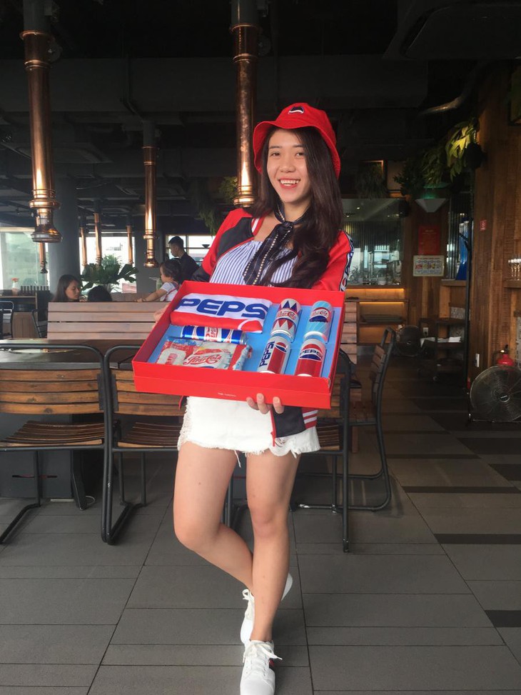 “Lật tung” cả Hà Nội vì hộp quà chất Pepsi - Ảnh 4. “Lật tung” cả Hà Nội vì hộp quà chất Pepsi - Ảnh 4.