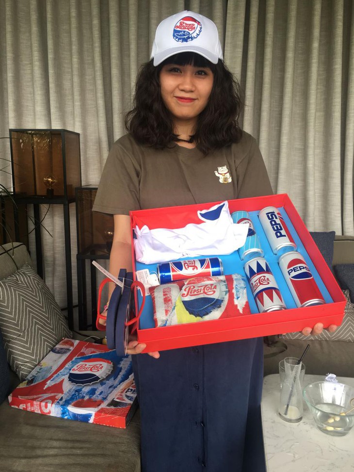 “Lật tung” cả Hà Nội vì hộp quà chất Pepsi - Ảnh 5. “Lật tung” cả Hà Nội vì hộp quà chất Pepsi - Ảnh 5.