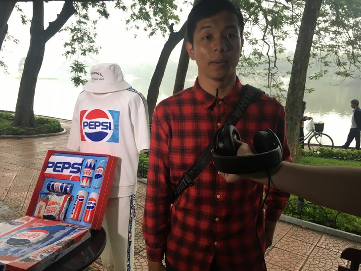 “Lật tung” cả Hà Nội vì hộp quà chất Pepsi - Ảnh 7. “Lật tung” cả Hà Nội vì hộp quà chất Pepsi - Ảnh 7.