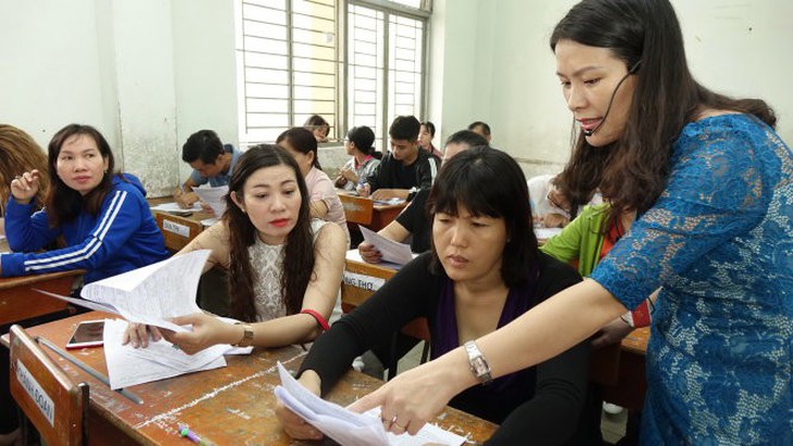 Học sinh nội thành đăng ký vào lớp 10 ở vùng ven cho... dễ đậu - Ảnh 1.