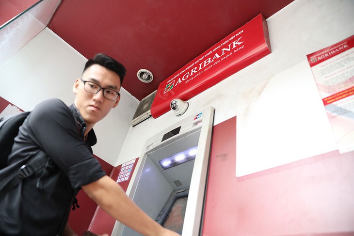 Hàng trăm tài khoản ATM bị tấn công, đã đền tiền cho 3 chủ thẻ - Ảnh 1.