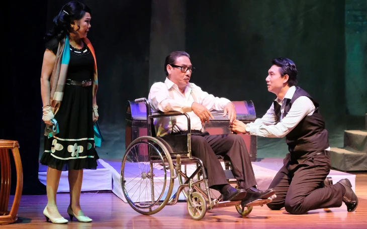 'Con ma nhà họ Hứa' lại lên phim qua 'Lầu chú Hỏa' - Ảnh 4.