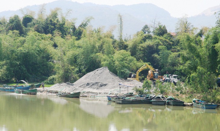 Khánh Hòa dừng cấp phép, xử bảo kê khai thác khoáng sản - Ảnh 3.