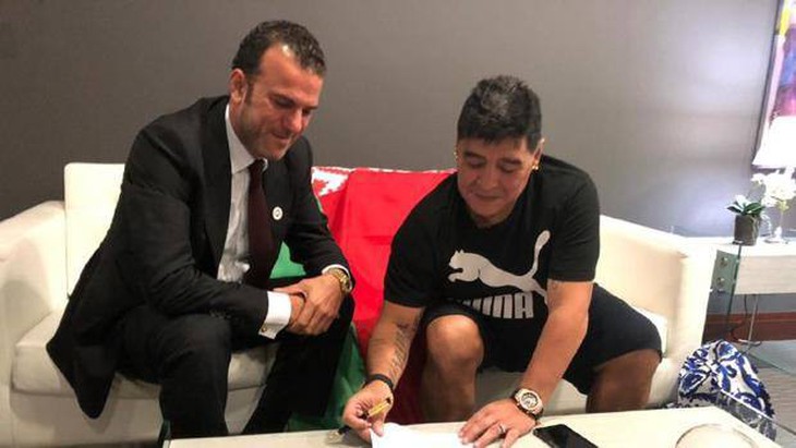 Thất bại trên vai trò HLV, Maradona sang làm quản lý - Ảnh 1.