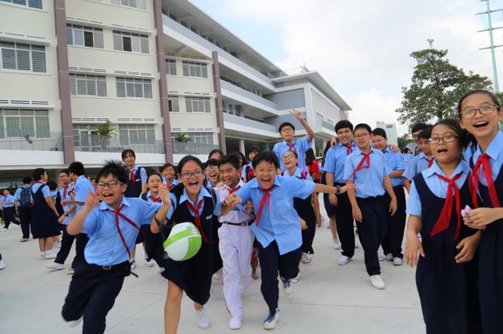 Thầy thi giáo viên giải cao, trò nói: Thầy đừng làm bộ nghiêm túc vậy nữa, mắc cười lắm - Ảnh 1.