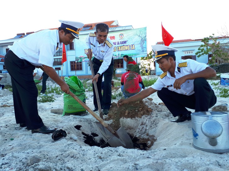 Để Trường Sa thêm xanh - Ảnh 7.