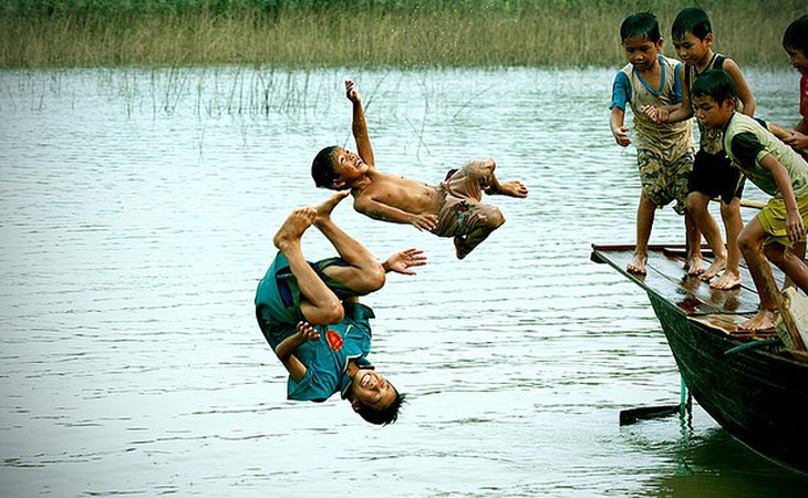 Mùa hè: Nỗi lo tai nạn thương tích thường gặp ở trẻ em