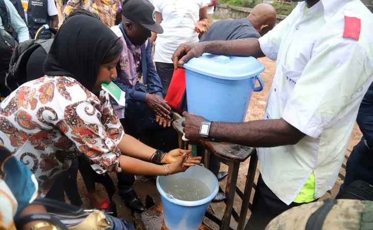 WHO triển khai nhóm y tế khẩn cấp hỗ trợ Uganda ứng phó đợt bùng phát mới dịch Ebola - Ảnh 1.