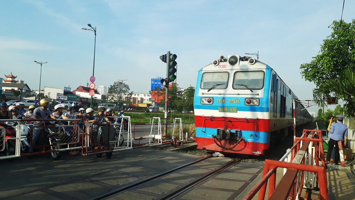 Lỗ hổng trong quản lý đường ngang - Ảnh 3. Lỗ hổng trong quản lý đường ngang - Ảnh 3.