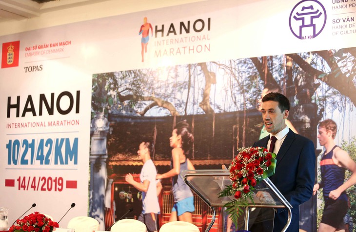 Hà Nội lần đầu tiên tổ chức giải marathon quốc tế - Ảnh 2.