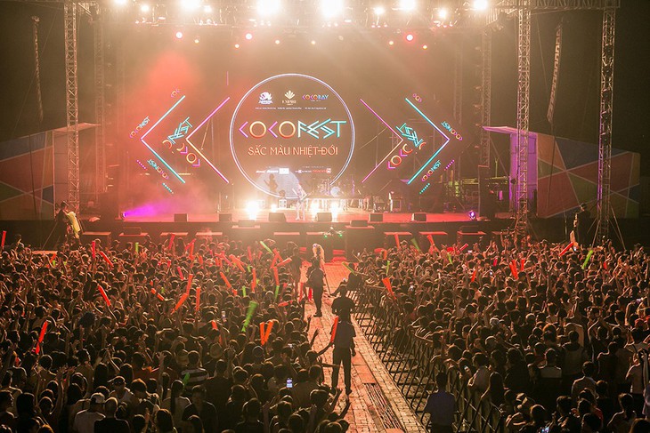 Nicole Scherzinger sánh cùng Luis Fonsi khuấy động Cocofest 2018 - Ảnh 5. Nicole Scherzinger sánh cùng Luis Fonsi khuấy động Cocofest 2018 - Ảnh 5.