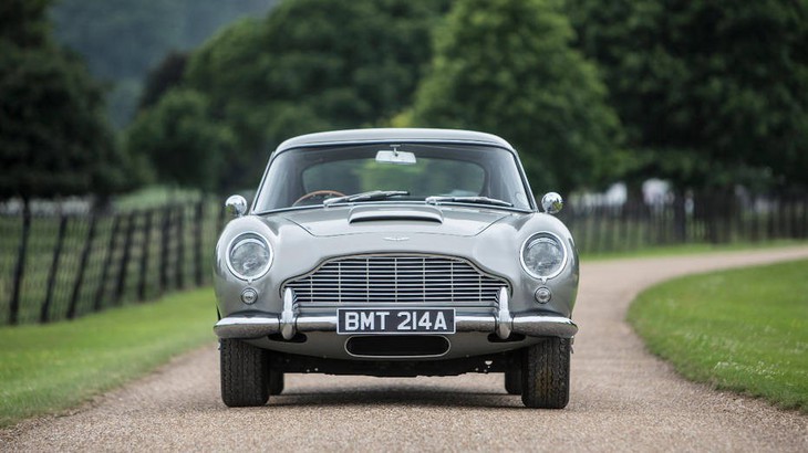 Đấu giá chiếc Aston Martin DB5 trong phim Điệp viên 007