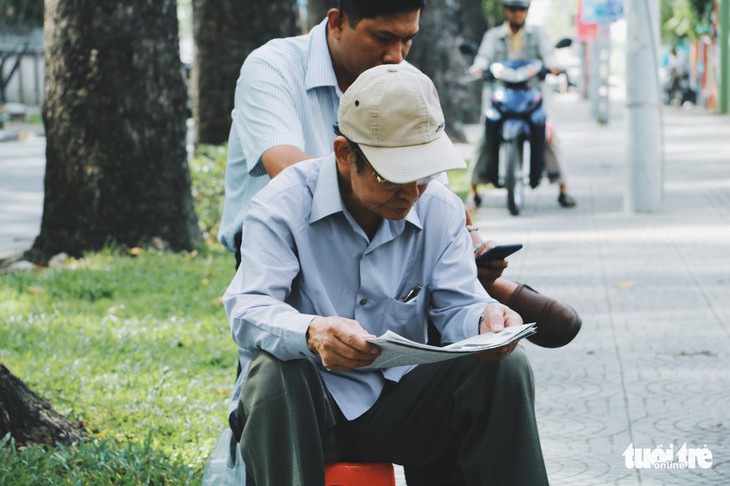 Nhớ lần đầu tiên đưa con đi thi đại học - Ảnh 1.