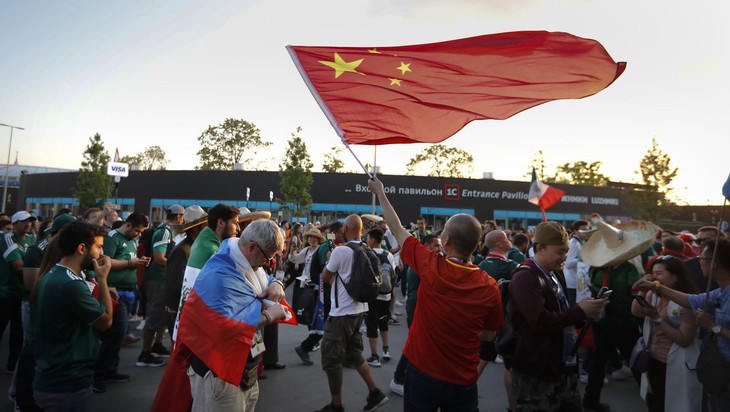 World Cup 2018: Fan Trung Quốc ghen tị, muốn được giống Nhật và Hàn - Ảnh 4.