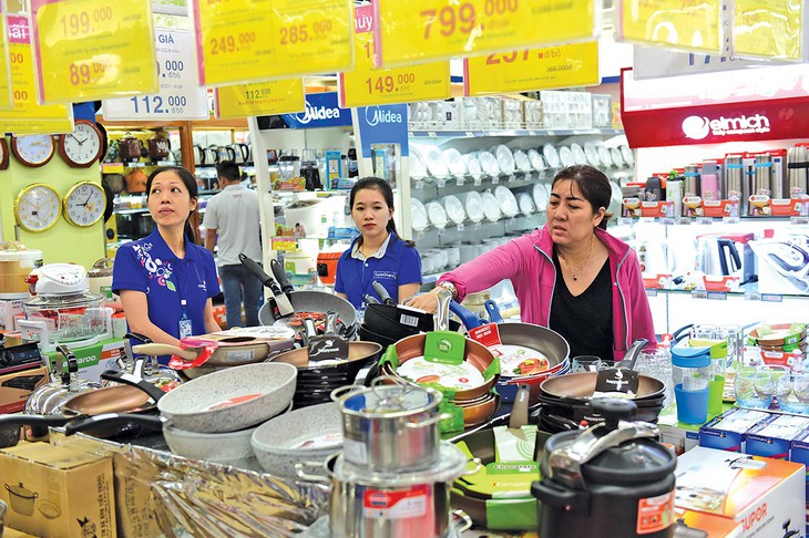 Ngày hội gia đình, cả nhà linh đình mua sắm - Ảnh 1. Ngày hội gia đình, cả nhà linh đình mua sắm - Ảnh 1.