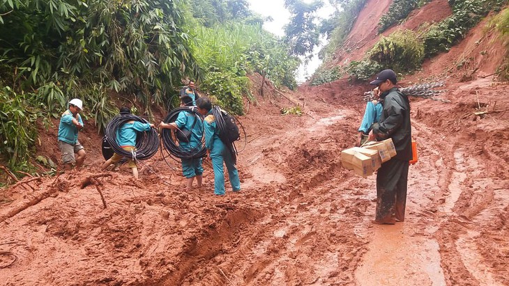 Nhà mạng chiến đấu với trắng sóng hậu lũ quét ở Tây Bắc - Ảnh 5.