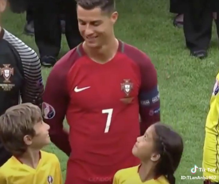 Cân áp lực gánh team của Messi và Ronaldo - Ảnh 2.