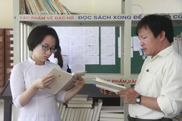 Hai nữ thủ khoa mê đọc sách - Ảnh 2.