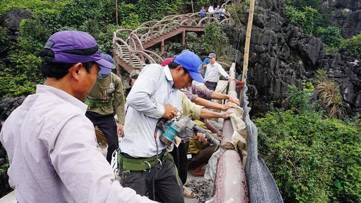 Máy ủi đi đến đâu, dấu tích văn hóa bị phá hủy đến đó - Ảnh 1.